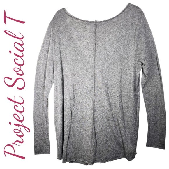 NWT PROJECT SOCIAL T DEBBIE V-NECK PLUNGE RAW EDGE RELAXED TEE, MEDIUM - Picture 4 of 13